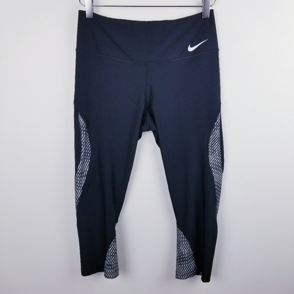 Nike Dri-Fit Capri Cropped Leggings size Medium - Picture 1 of 8